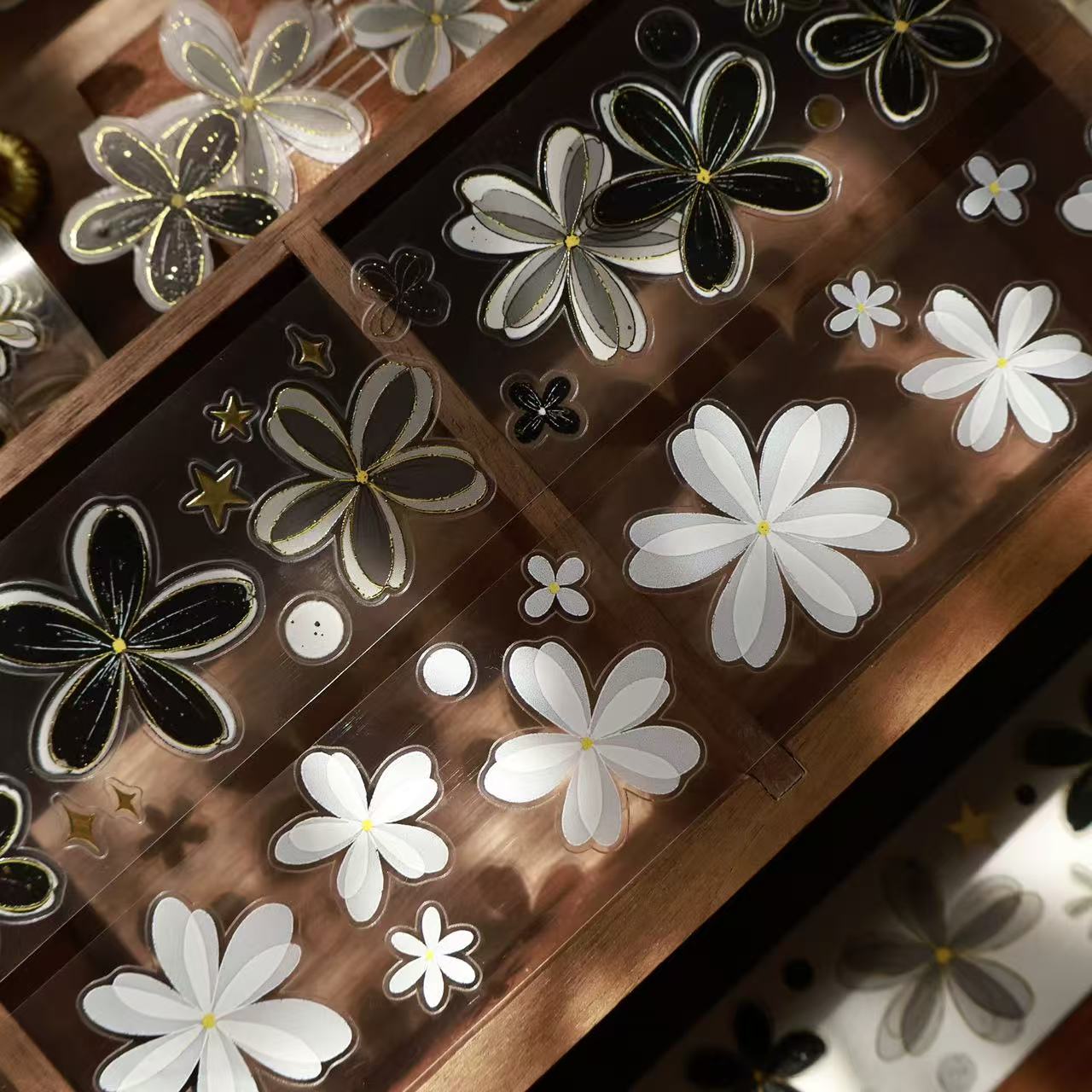 4cm*100cm Black-White Floral Tape